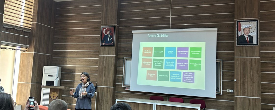 Engelsiz Üniversite Koordinatörü tarafından  “Empowering Lives: Fun with Assistive Technologies for Inclusive Education” Eğitimi verildi.